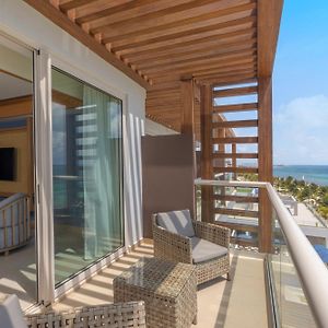 Luxury Presidential Ocean Front One Bedroom Suite Diamond Club